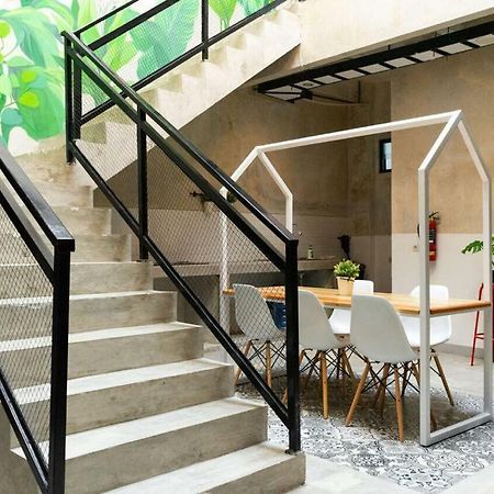 Fybed Aparthotel Semarang Exterior foto