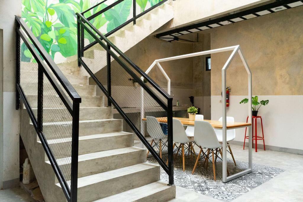 Fybed Aparthotel Semarang Exterior foto