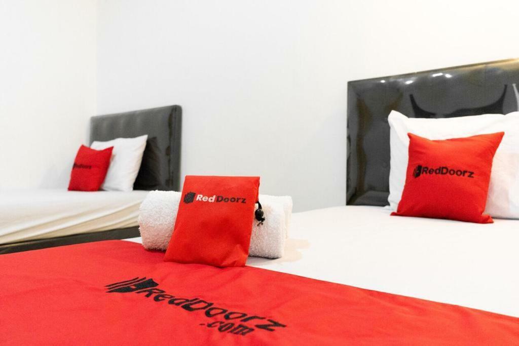 Fybed Aparthotel Semarang Exterior foto